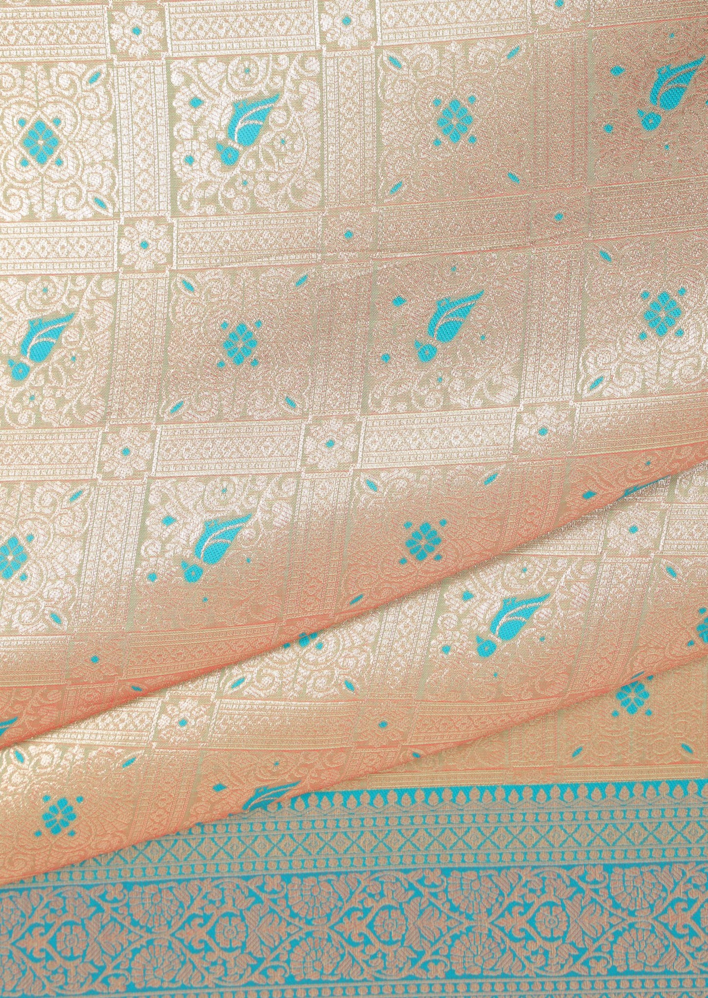 Exquisite Banarasi Silk Saree with Intricate Zari Work