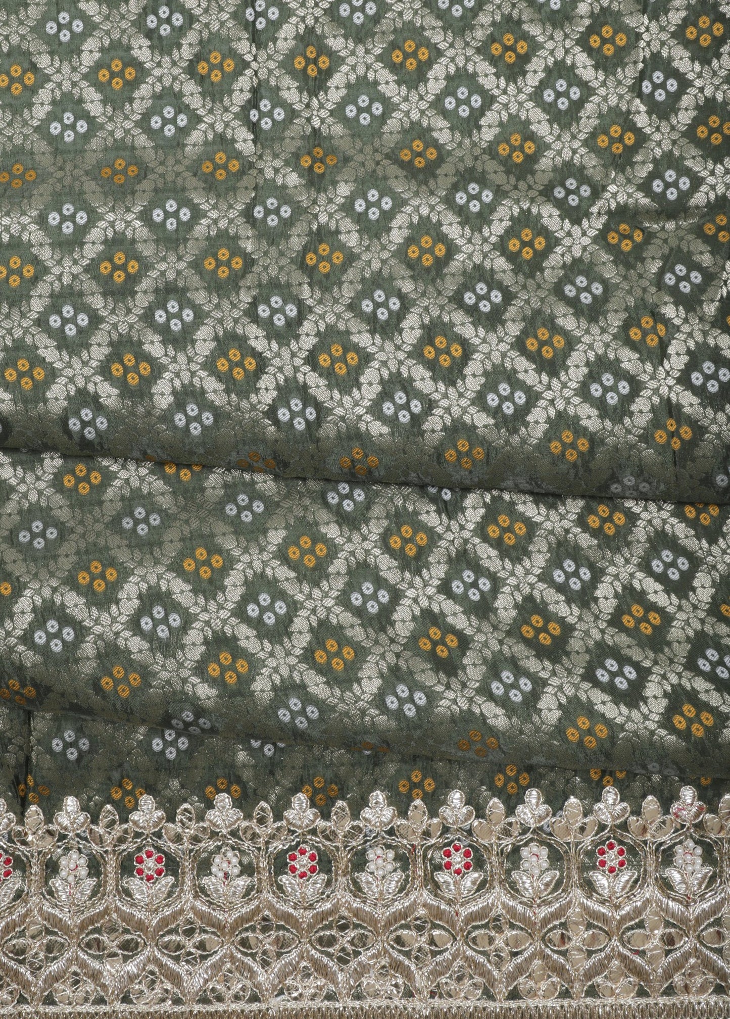 Exquisite Green Banarasi Silk Saree with Intricate Zari Work